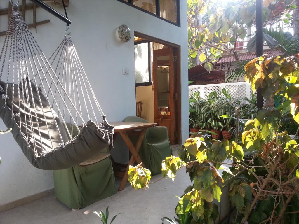 Michèle's Garden Bed and Breakfast Anjuna Esterno foto